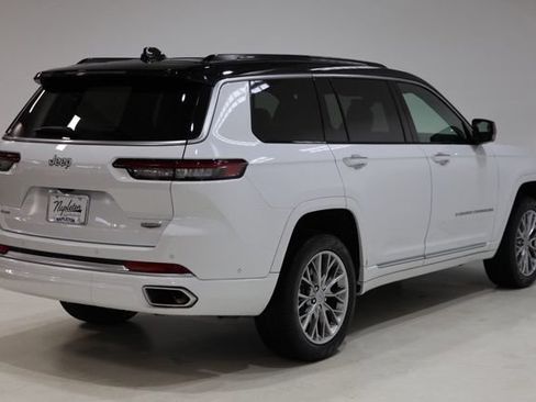 Used 2025 Jeep Grand Cherokee L Summit w/ Luxury Tech Group V AWD/4WD image 8