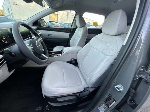 New 2026 Hyundai Tucson SE image 8
