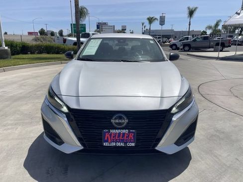 Used 2024 Nissan Altima 2.5 SV FWD image 3