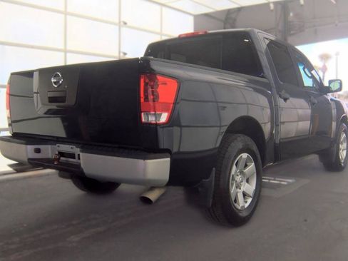 Used 2009 Nissan Titan XE w/ XE Popular Equipment Pkg RWD image 4