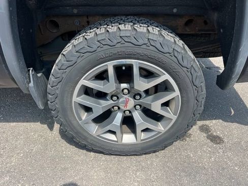 Used 2014 GMC Sierra 1500 SLT w/ All-Terrain Package AWD/4WD image 9