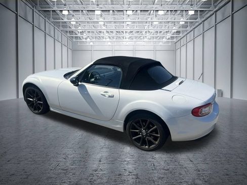 Used 2013 MAZDA MX-5 Miata Club RWD image 4