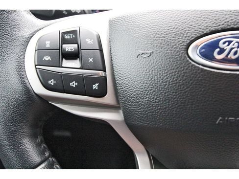 Certified 2023 Ford Explorer XLT w/ Equipment Group 202A RWD image 19