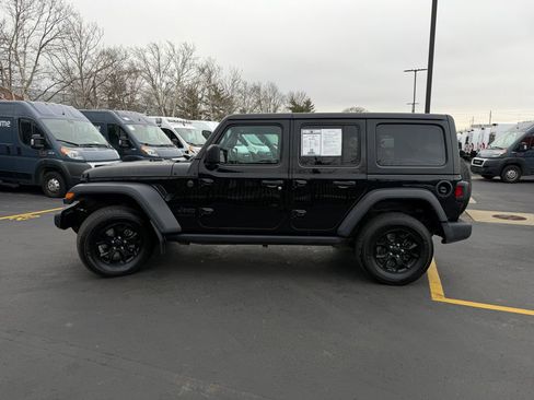 Used 2023 Jeep Wrangler Willys image 4