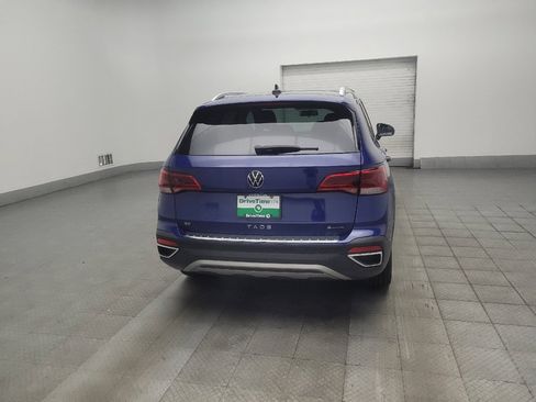 Used 2022 Volkswagen Taos SE w/ Panoramic Sunroof Package AWD/4WD image 7