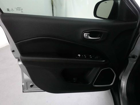 Used 2019 Jeep Compass Limited AWD/4WD image 10