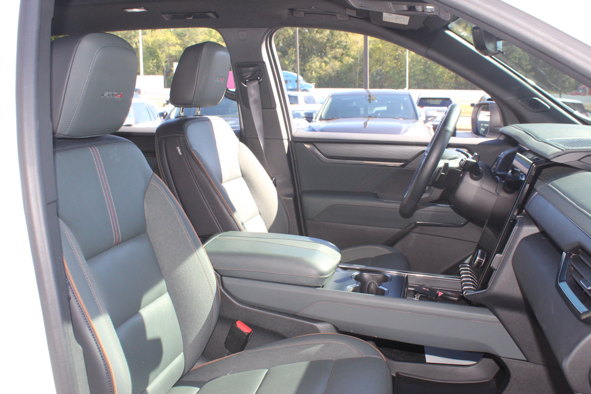 Used 2024 GMC Acadia AT4 w/ Super Cruise Package AWD/4WD image 39