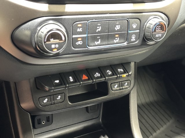Used 2022 Chevrolet Colorado Z71 AWD/4WD image 18