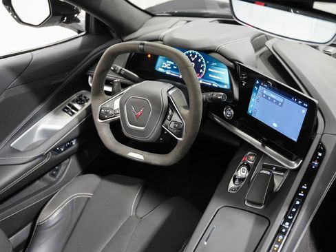 Used 2025 Chevrolet Corvette Z06 RWD image 11