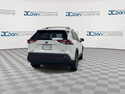 Used 2022 Toyota RAV4 XLE w/ Convenience Package AWD/4WD image 4