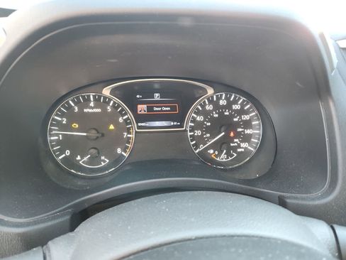 Used 2019 Nissan Pathfinder SL image 9