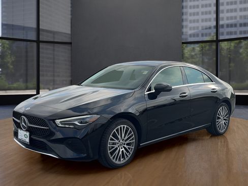 Used 2025 Mercedes-Benz CLA 250 image 1