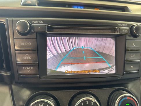 Used 2013 Toyota RAV4 LE FWD image 29