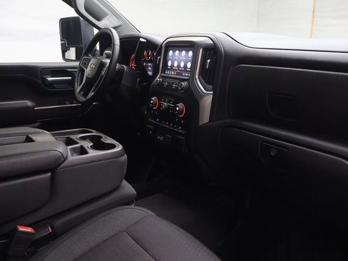 Used 2022 Chevrolet Silverado 3500 LT w/ Convenience Package image 11