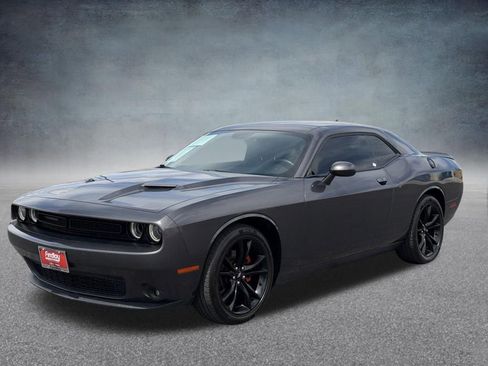 Used 2018 Dodge Challenger SXT Plus RWD image 8