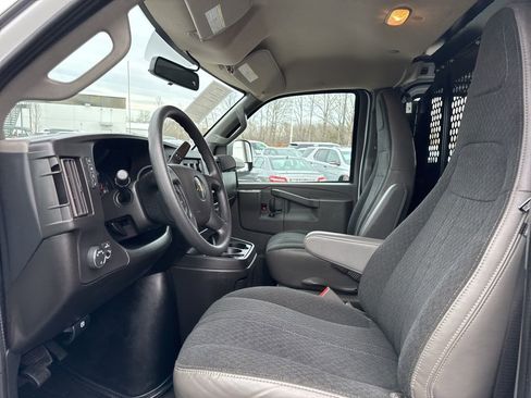 Used 2024 Chevrolet Express 2500 Work Van w/ Driver Convenience Package image 9