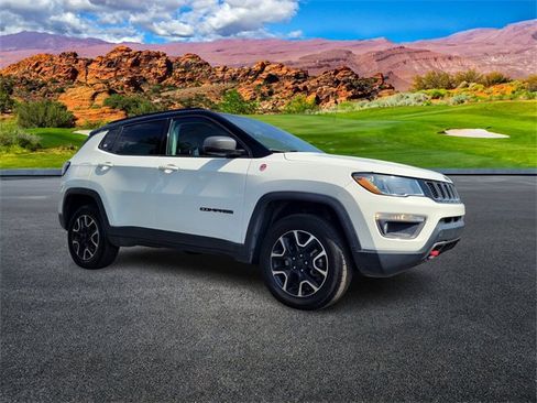 Used 2020 Jeep Compass Trailhawk image 2