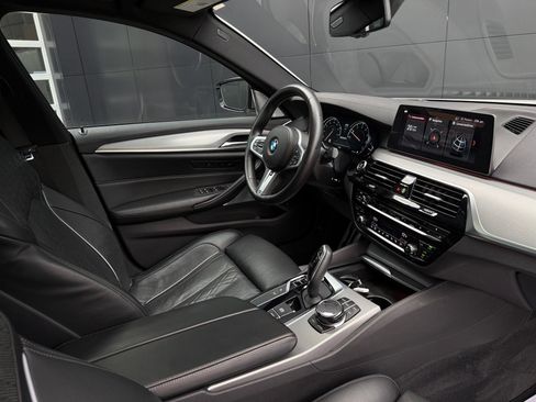 Used 2018 BMW M550i xDrive AWD/4WD image 22