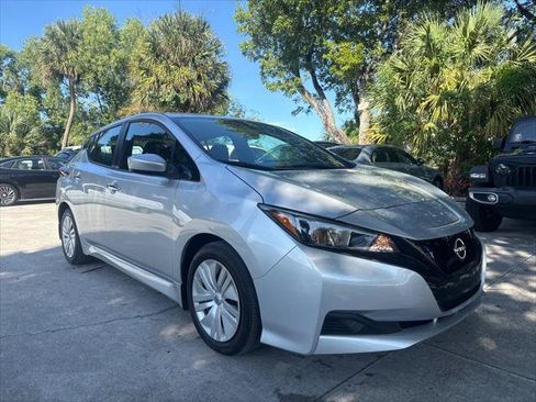 Used 2025 Nissan Leaf S FWD image 4
