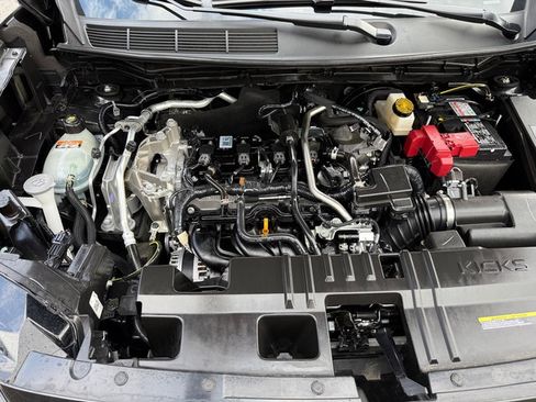 Used 2025 Nissan Kicks SV w/ Charging Package image 9