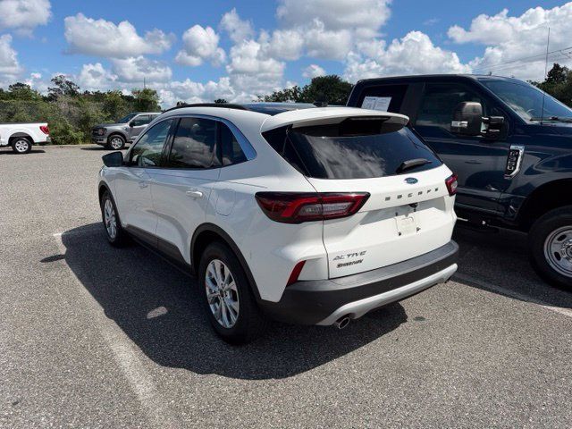 Used 2023 Ford Escape Active w/ Tech Pack #2 FWD image 9