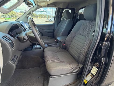 Used 2016 Nissan Frontier SV w/ SV Value Truck Package image 9