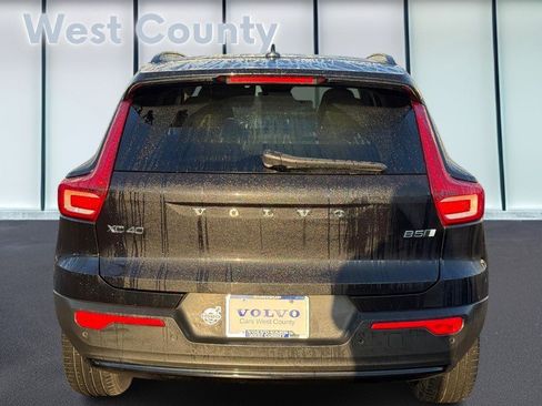 Used 2023 Volvo XC40 B5 Ultimate w/ Protection Package Premier image 6