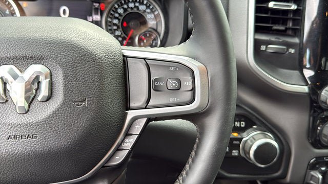 Used 2021 RAM 1500 4x4 Crew Cab image 17