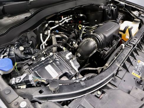 Used 2023 Ford Explorer XLT w/ Equipment Group 202A AWD/4WD image 19