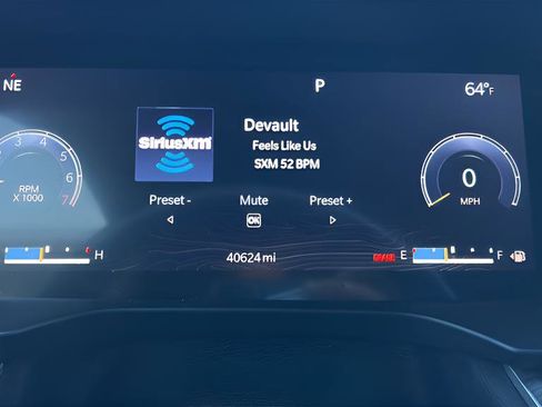 Used 2022 Jeep Grand Cherokee Limited image 23