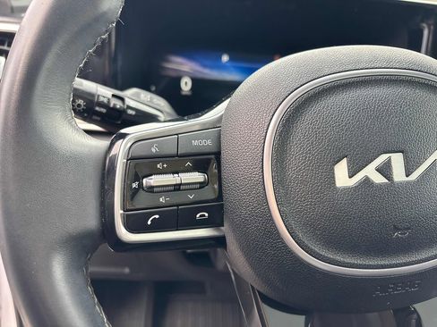Used 2023 Kia Sorento SX image 18