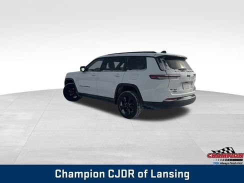 Used 2023 Jeep Grand Cherokee L Laredo image 3