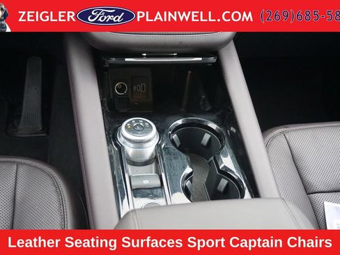 Used 2025 Ford Explorer Platinum w/ LUX Leather Package AWD/4WD image 18