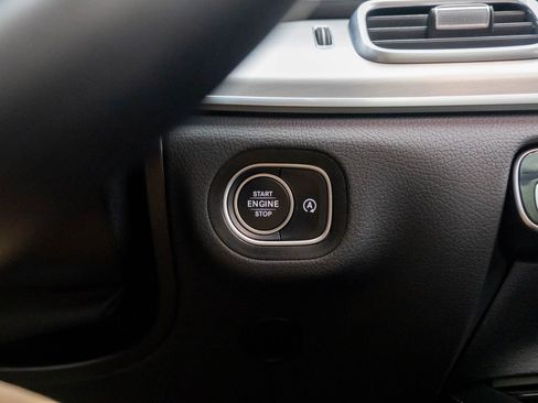 Used 2025 Mercedes-Benz GLE 350 4MATIC image 25