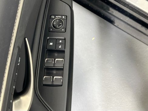Used 2021 Lexus ES 350 w/ Premium Package FWD image 16
