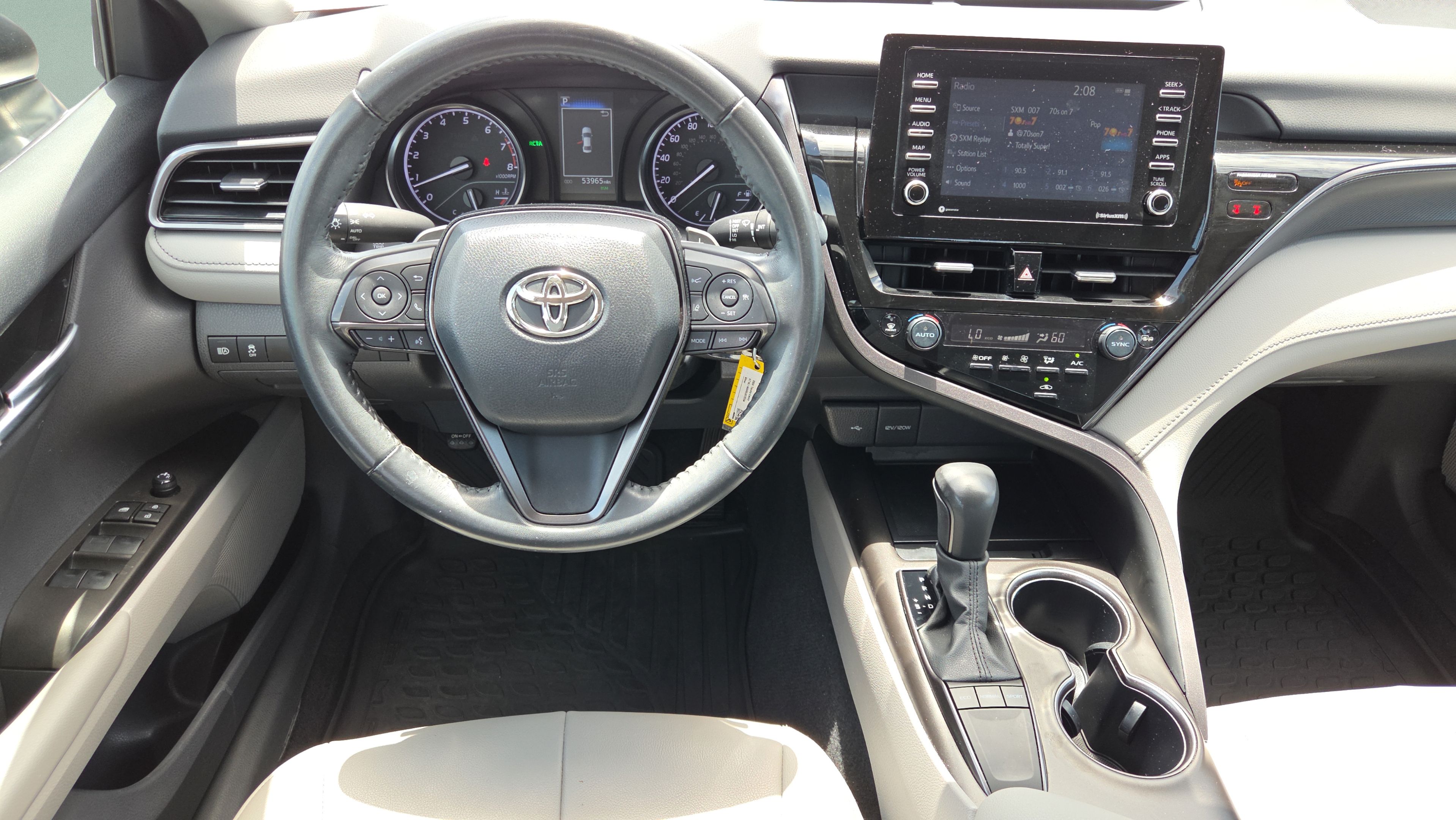 Used 2024 Toyota Camry SE FWD image 11