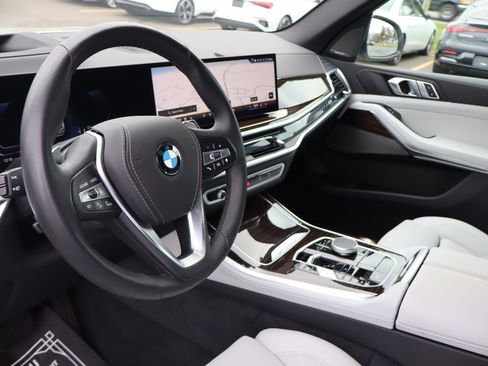 Used 2026 BMW X5 xDrive40i image 9