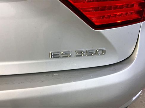 Used 2013 Lexus ES 350 4dr Sdn image 9