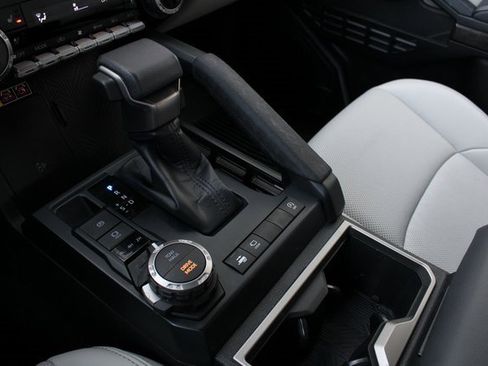 Used 2024 Toyota Tacoma Limited image 6