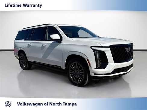 Used 2025 Cadillac Escalade ESV Sport Platinum image 1