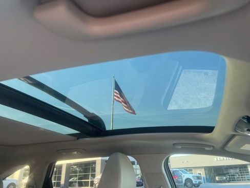 Used 2025 Kia Sorento SX image 8