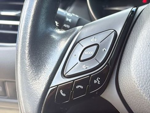 Used 2021 Toyota C-HR XLE image 21