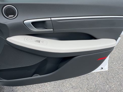 Used 2024 Hyundai Sonata Limited FWD image 17