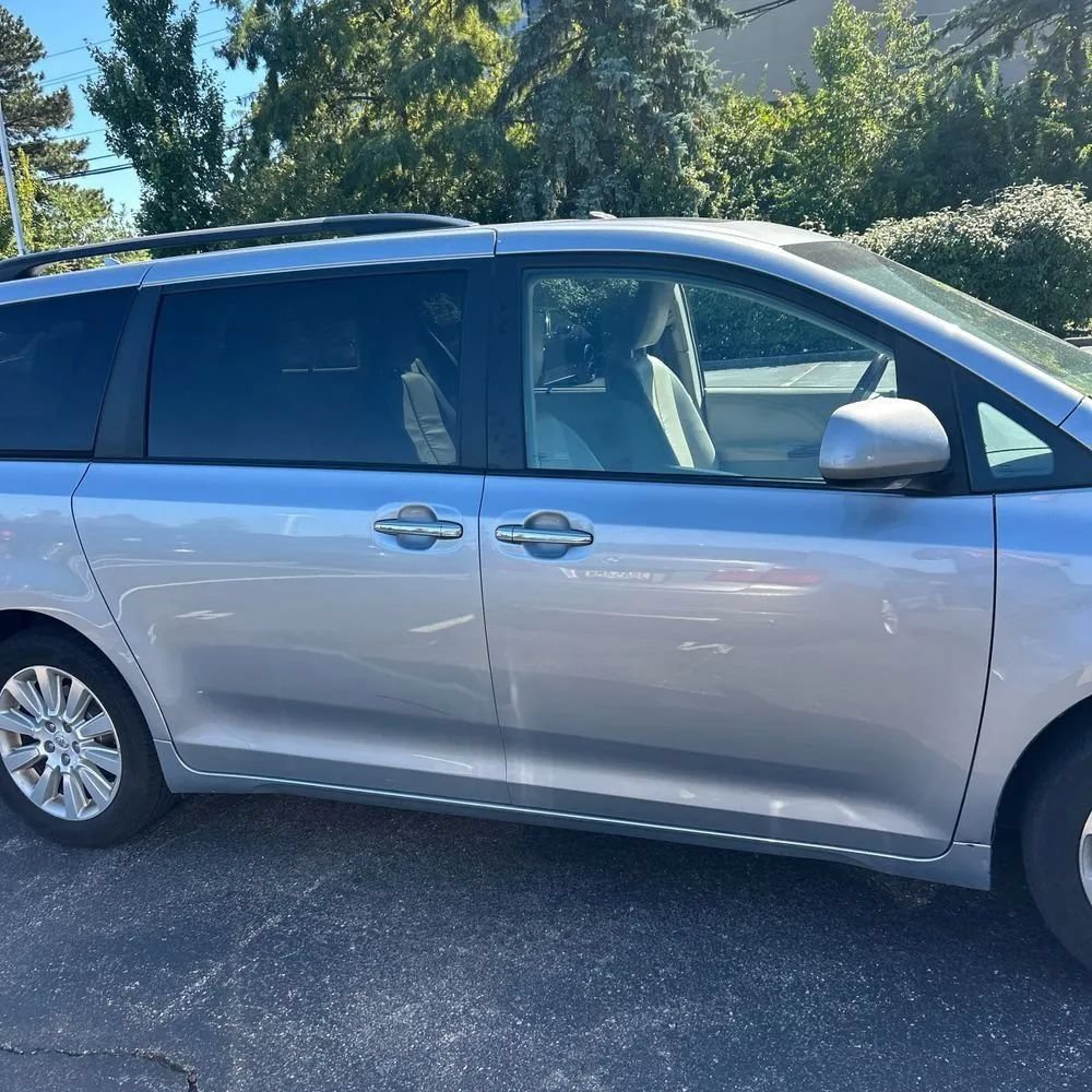 Used 2011 Toyota Sienna Limited AWD/4WD image 11