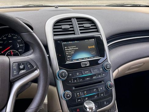 Used 2015 Chevrolet Malibu LT w/ Power Convenience Package FWD image 9