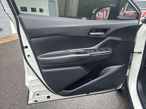 Used 2021 Toyota C-HR LE FWD image 16
