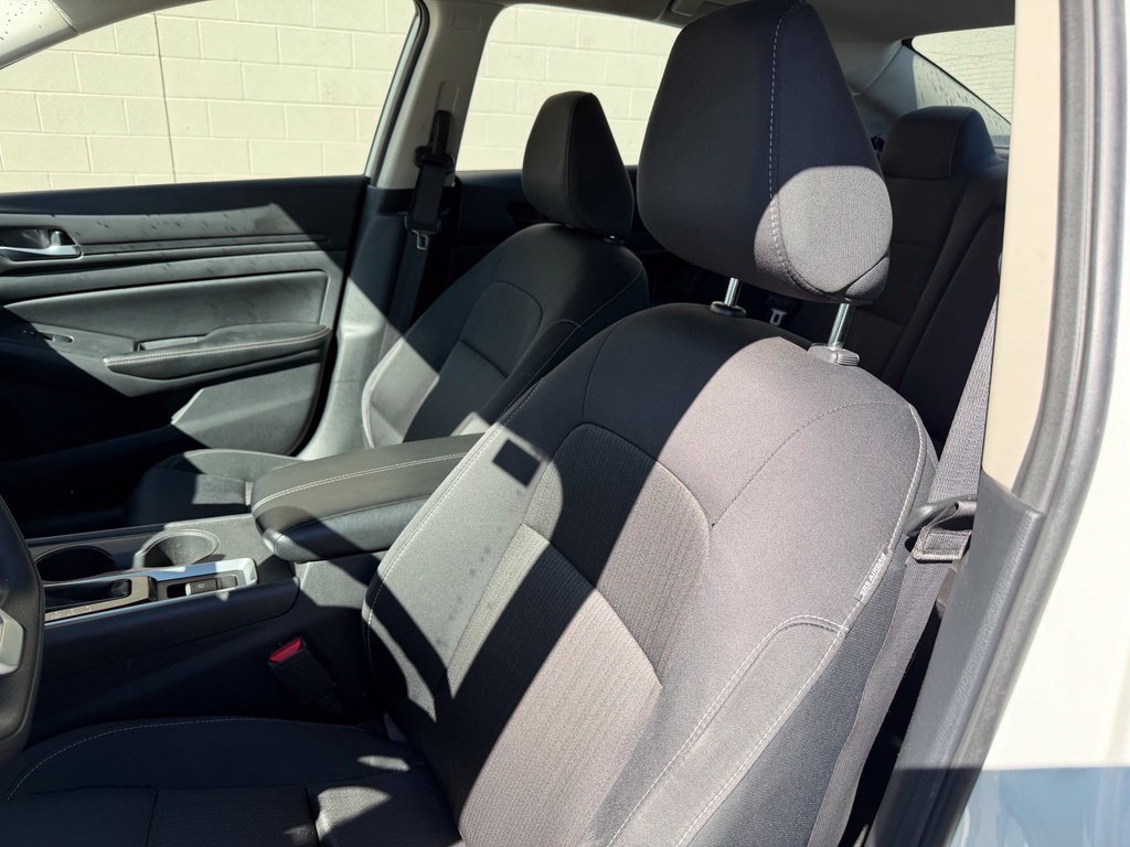Used 2025 Nissan Altima 2.5 SV AWD/4WD image 22
