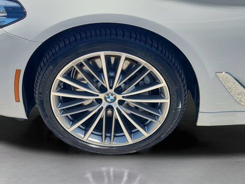 Used 2020 BMW 530i w/ Premium Package RWD image 26