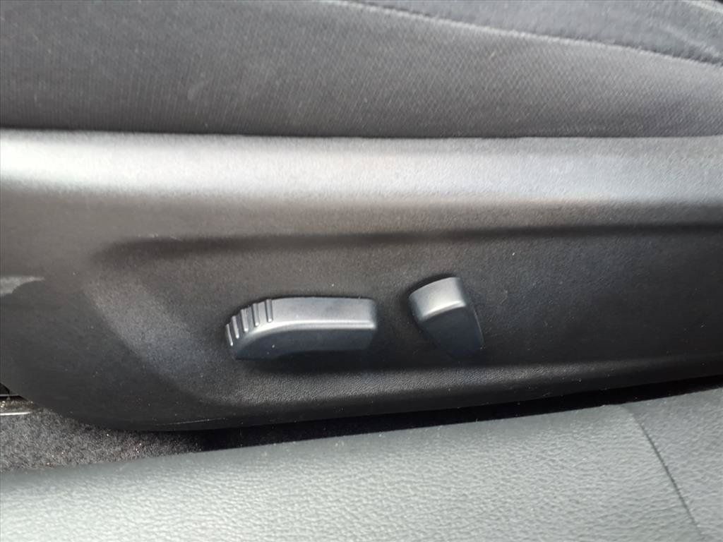 Used 2025 Nissan Altima 2.5 SV FWD image 24