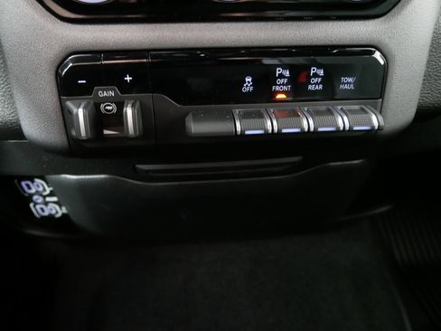Used 2025 RAM 1500 Big Horn AWD/4WD image 28
